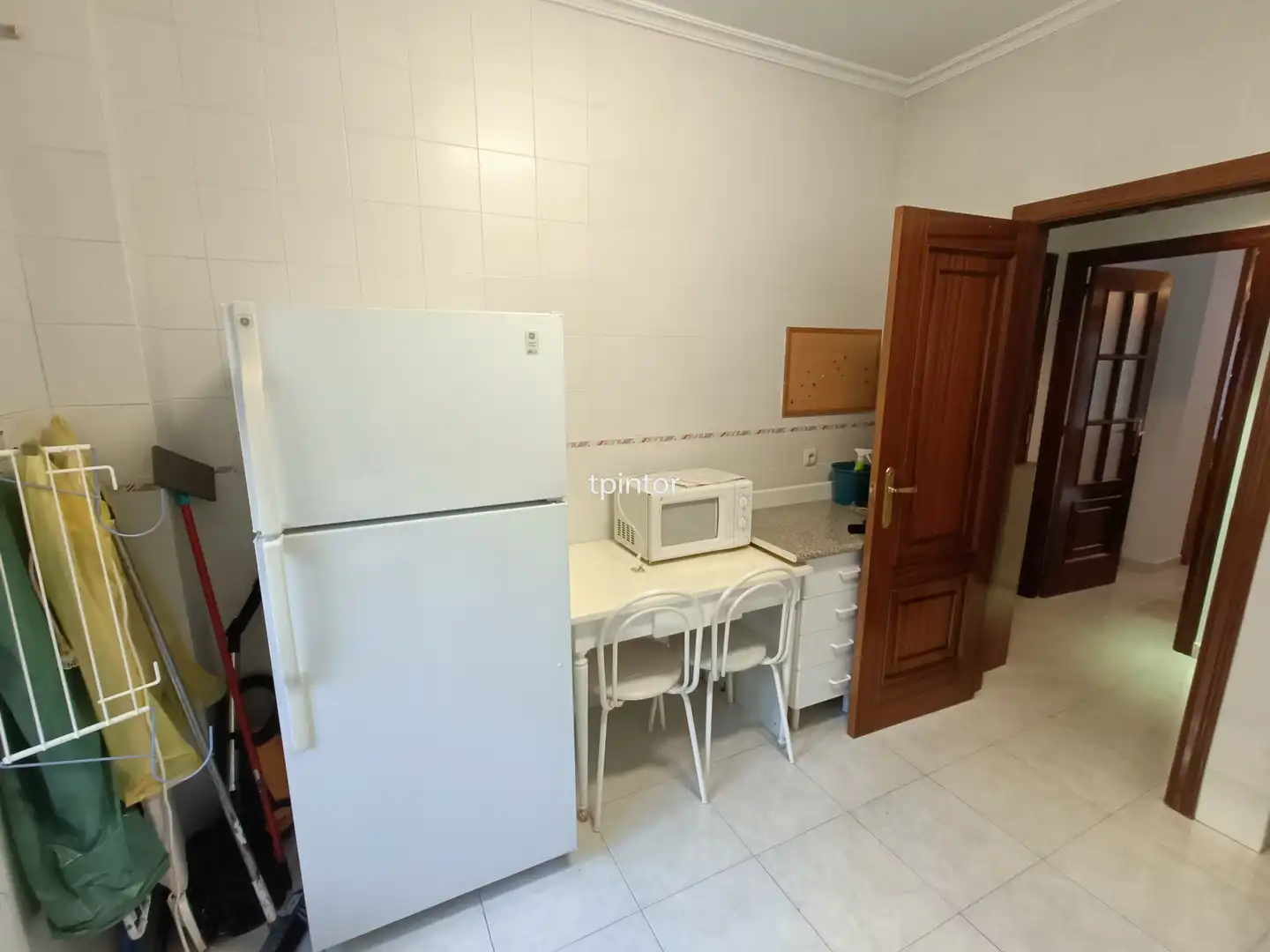 Kitchen of Flat for rent in Cáceres  with Air Conditioner, Heating and Private garden