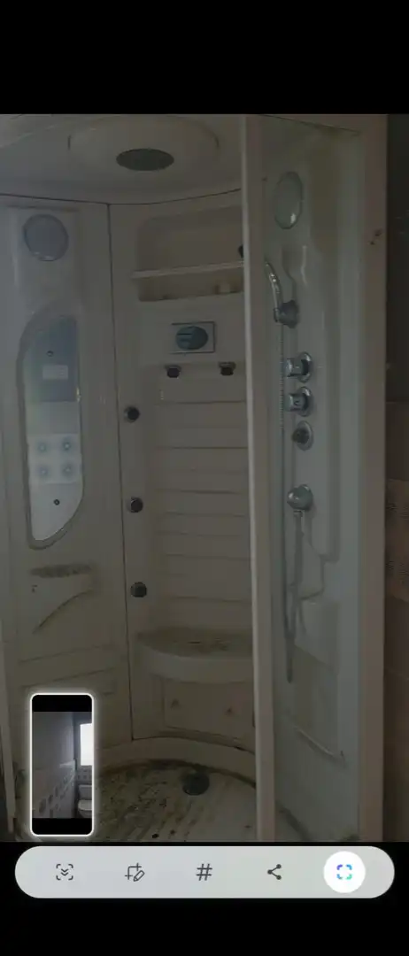 Bany de Casa o xalet en venda en Vigo  amb Jardí privat, Terrassa i Balcó