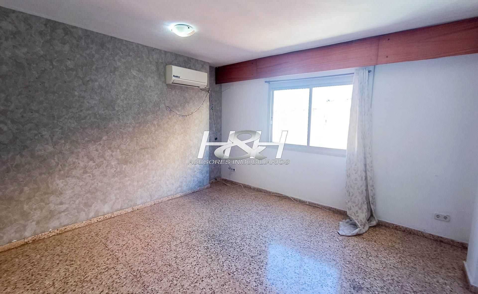 Flat for sale in Burjassot  with Air Conditioner, Heating and Balcony
