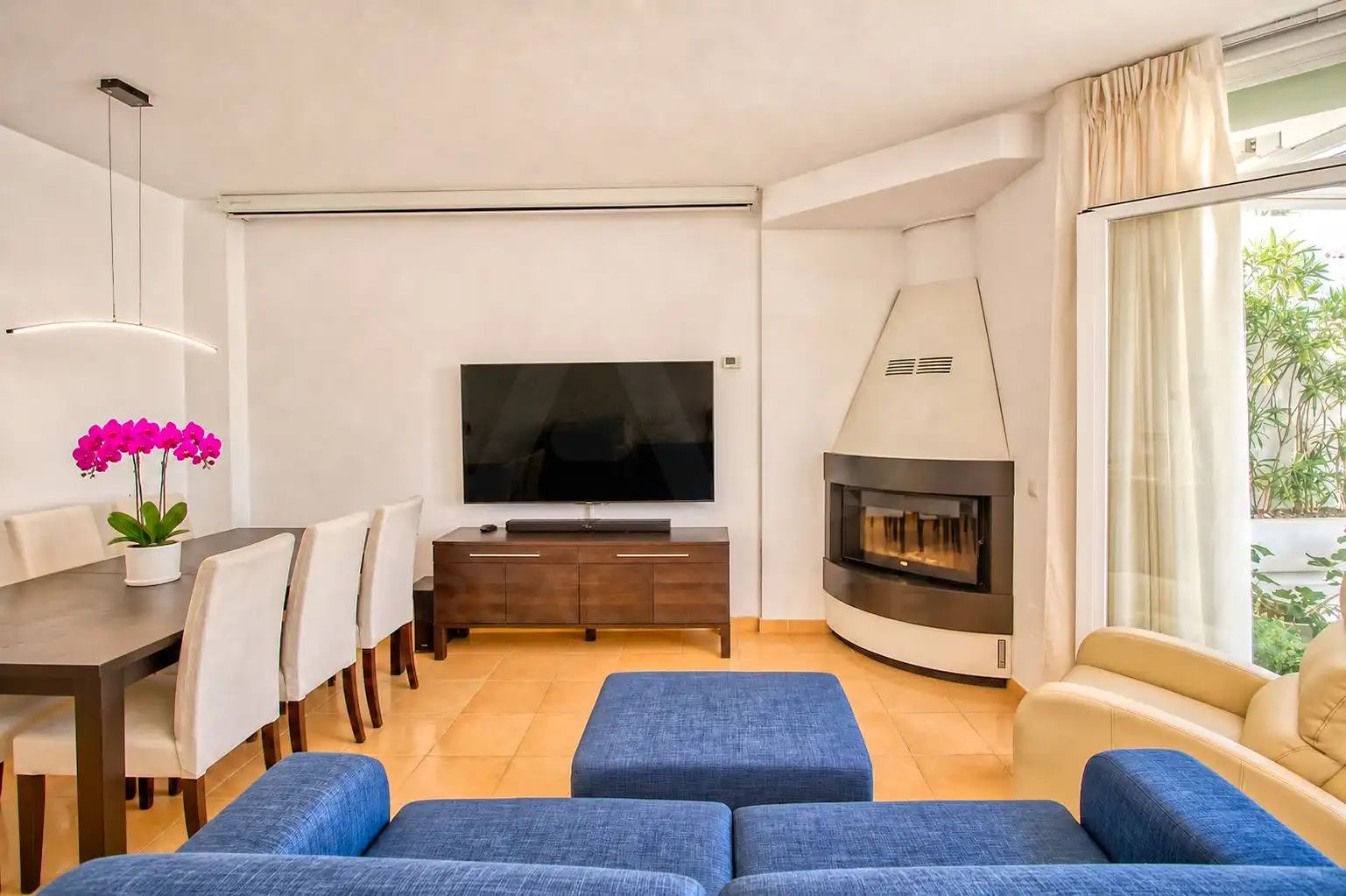 Casa aparellada amb piscina en venda a Torremuelle