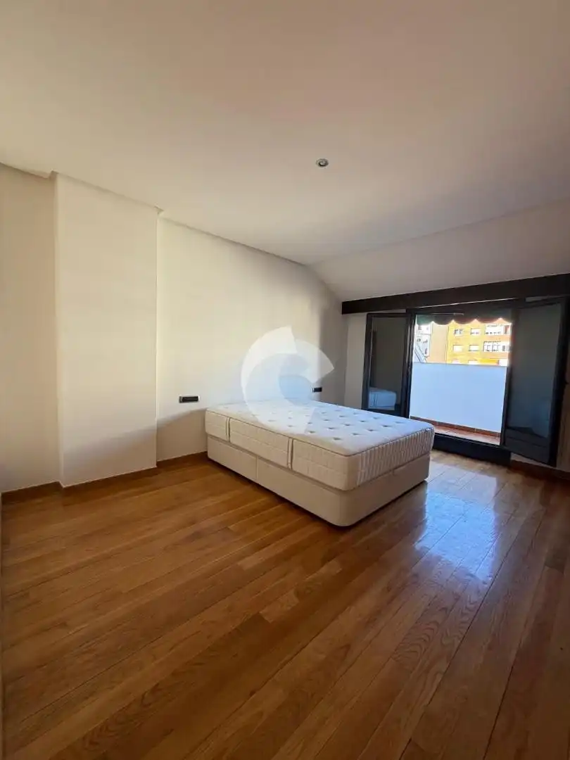 Habitación de Dúplex de alquiler en Ourense Capital  con Calefacción