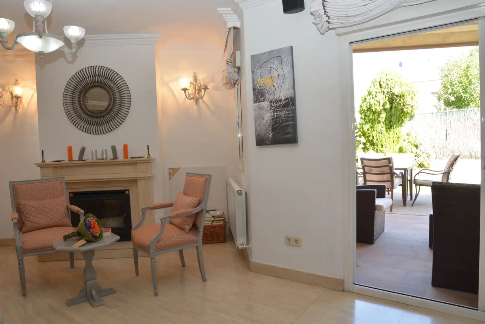 Sala d'estar de Casa o xalet en venda en Mejorada del Campo amb Aire condicionat, Calefacció i Jardí privat