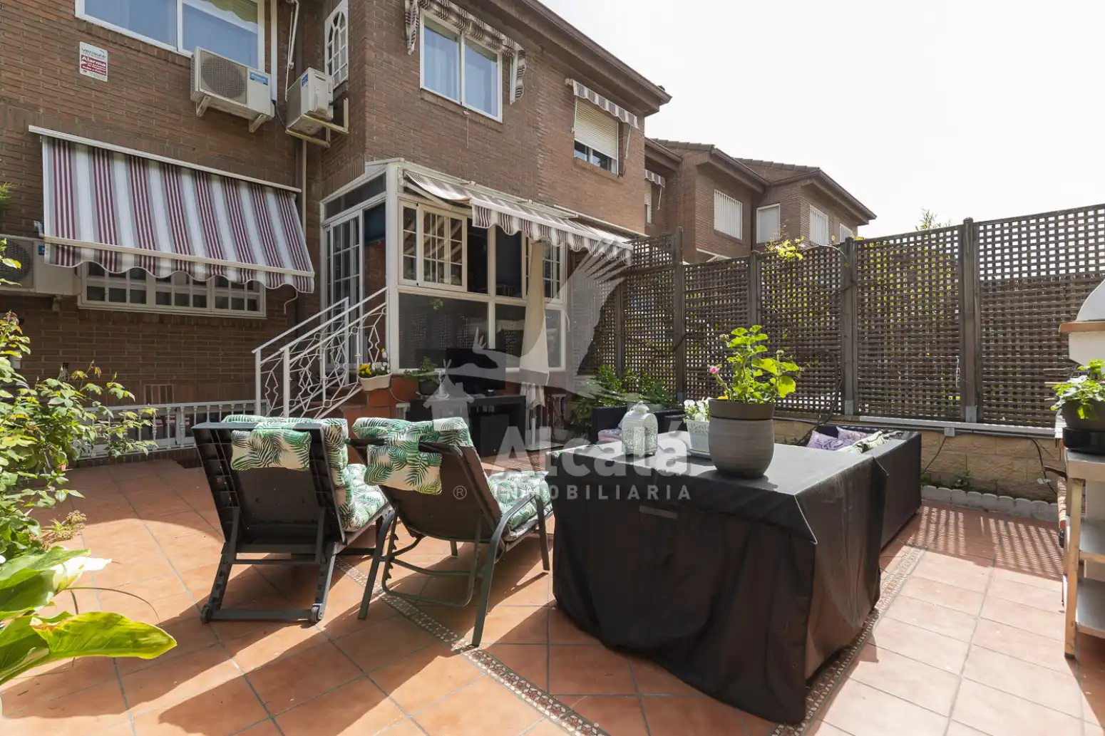 Terraza de Casa adosada en venta en Alcalá de Henares con Aire acondicionado, Calefacción y Jardín privado