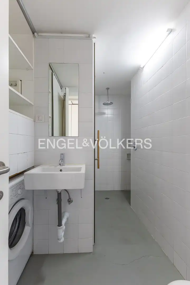 Badezimmer von Wohnung zur Miete in Madrid mit Klimaanlage und Heizung