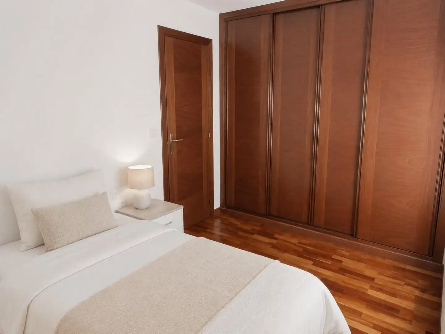 Bedroom of Flat for rent in Vigo   with Heating, Parquet flooring and Storage room