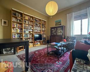 Living room of Flat for sale in  Madrid Capital  with Parquet flooring, Terrace and Furnished