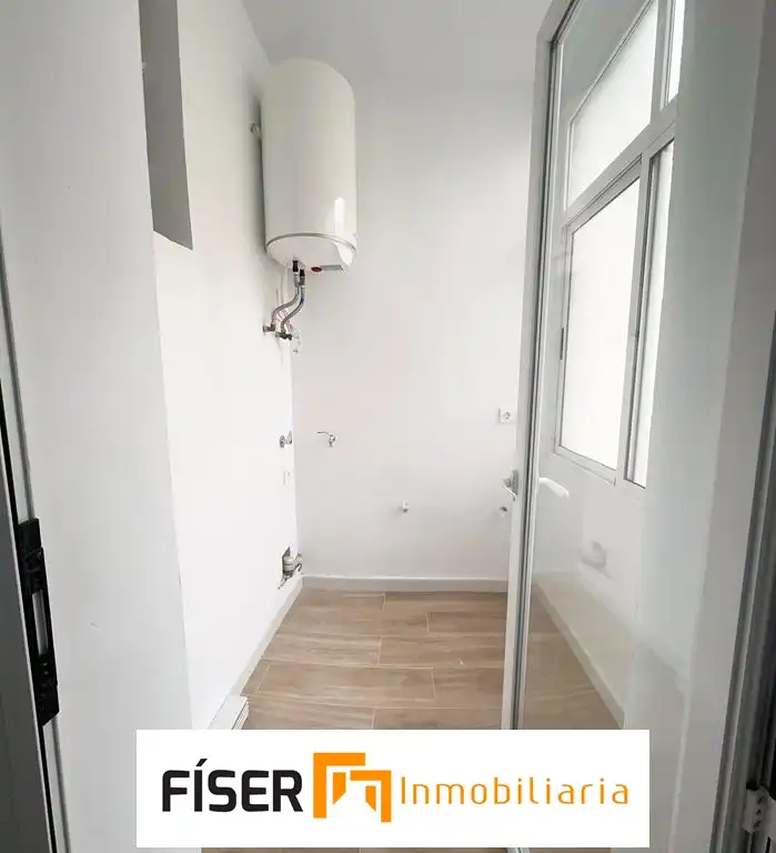 Bany de Pis en venda en Zafra amb Aire condicionat, Forn i Microones