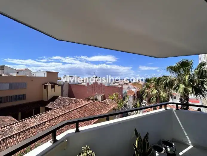Vista exterior de Apartamento en venta en Puerto de la Cruz con Terraza, Amueblado y Horno