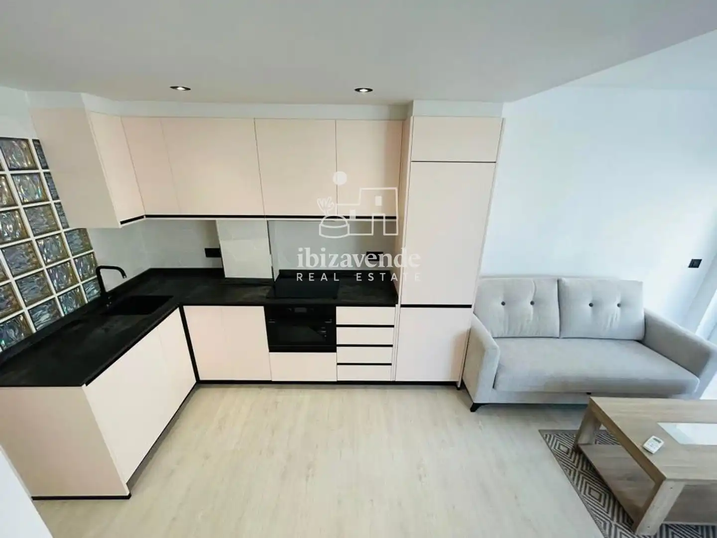Flat to rent in de Cervantes
