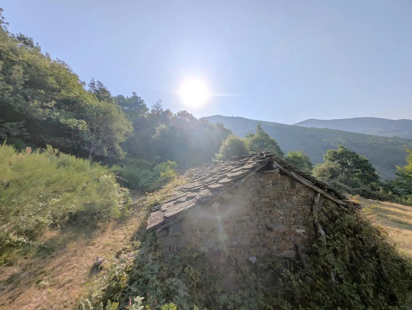 Vista exterior de Casa o xalet en venda en Aller amb Jardí privat