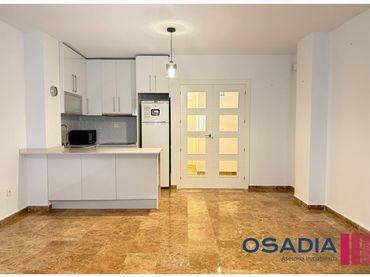 Piso con ascensor en venta en Avenida Granada
