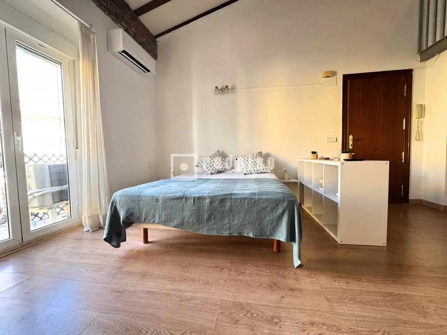 Habitación de Loft de alquiler en Valencia con Aire acondicionado, Terraza y Amueblado