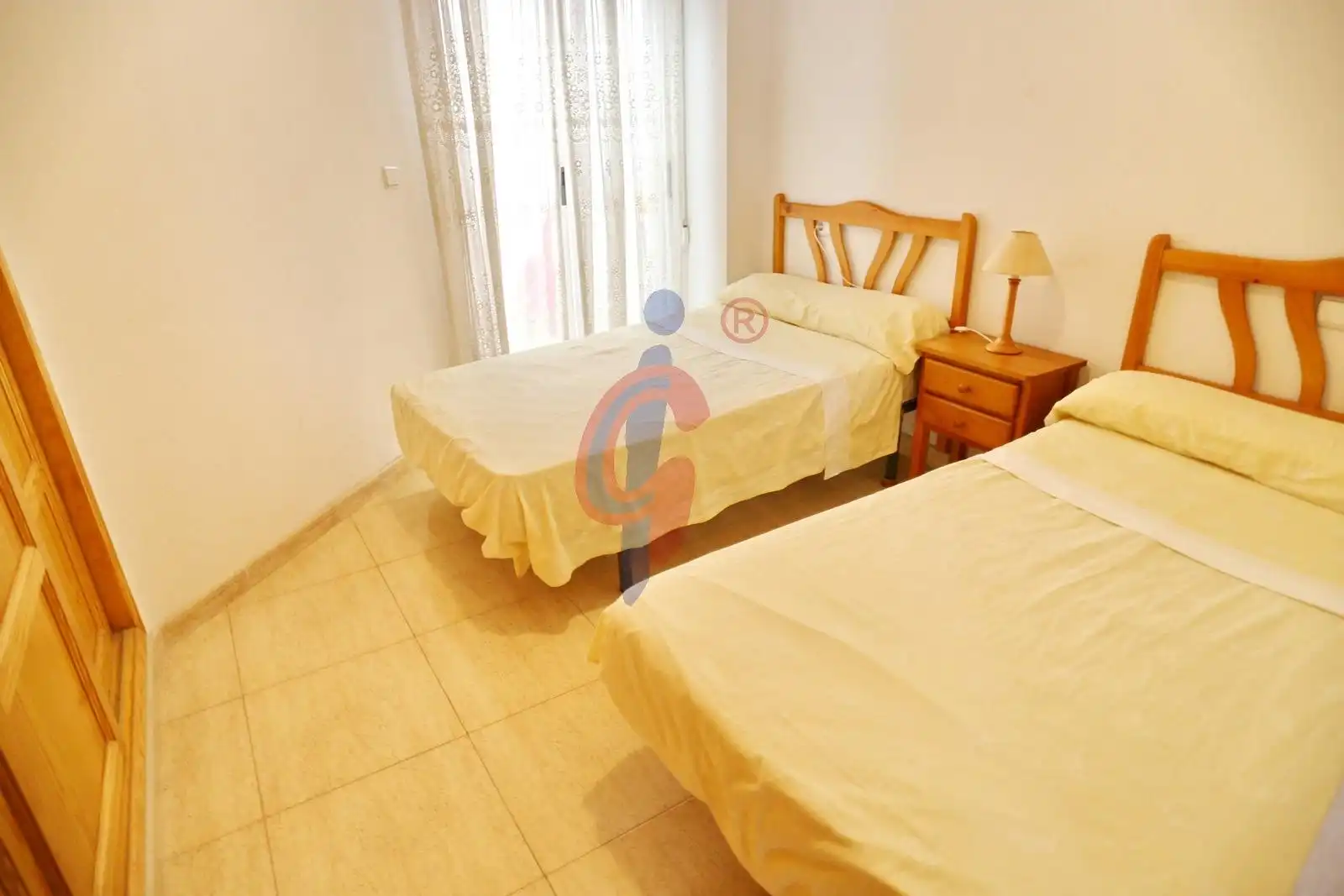 Habitación de Apartamento en venta en Guardamar del Segura con Terraza, Amueblado y Piscina comunitaria