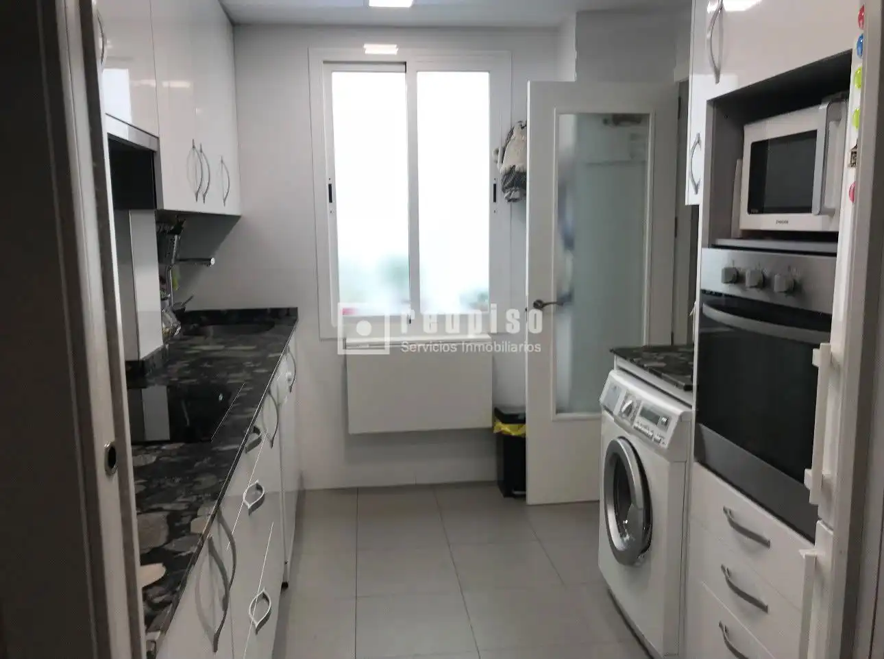 Kitchen of Flat for rent in Madrid  with Air Conditioner, Heating and Parquet flooring