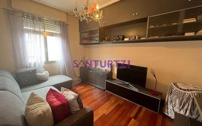 Dormitori de Pis en venda en Santurtzi  amb Parquet i Moblat