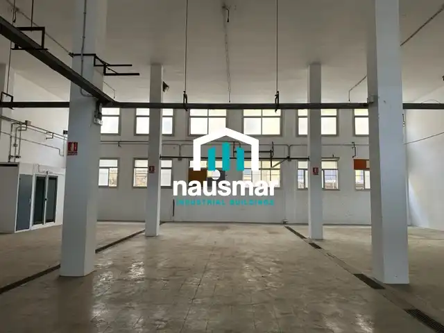 Nave industrial con ascensor en venta en Rocafonda, imagen 3
