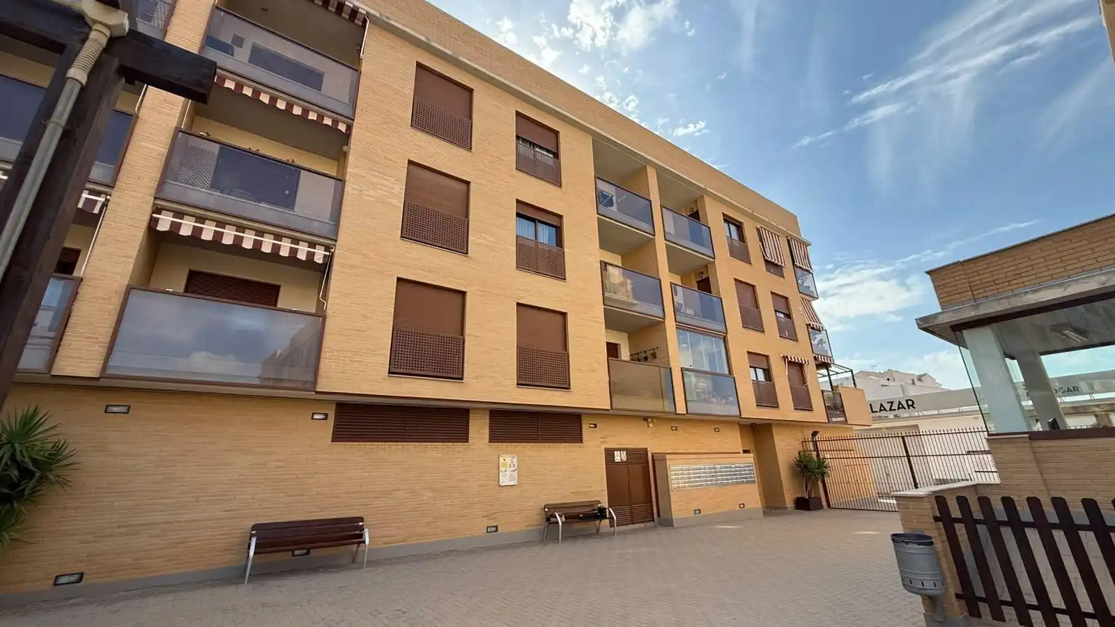 Vista exterior de Piso en venta en San Pedro del Pinatar ciudad