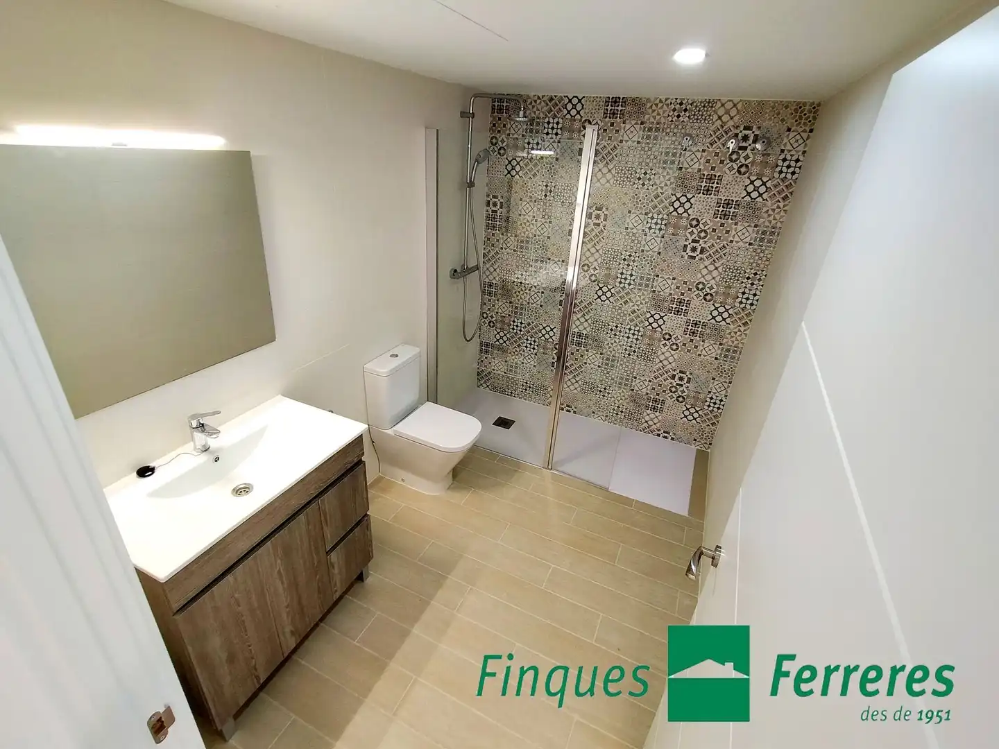 Baño de Piso de alquiler en Mataró con Aire acondicionado, Calefacción y Terraza