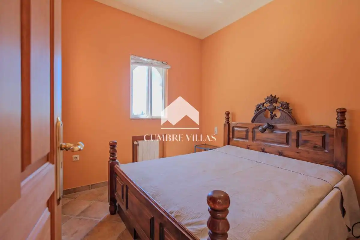 Habitación de Finca rústica en venta en Almuñécar con Jardín privado, Terraza y Trastero