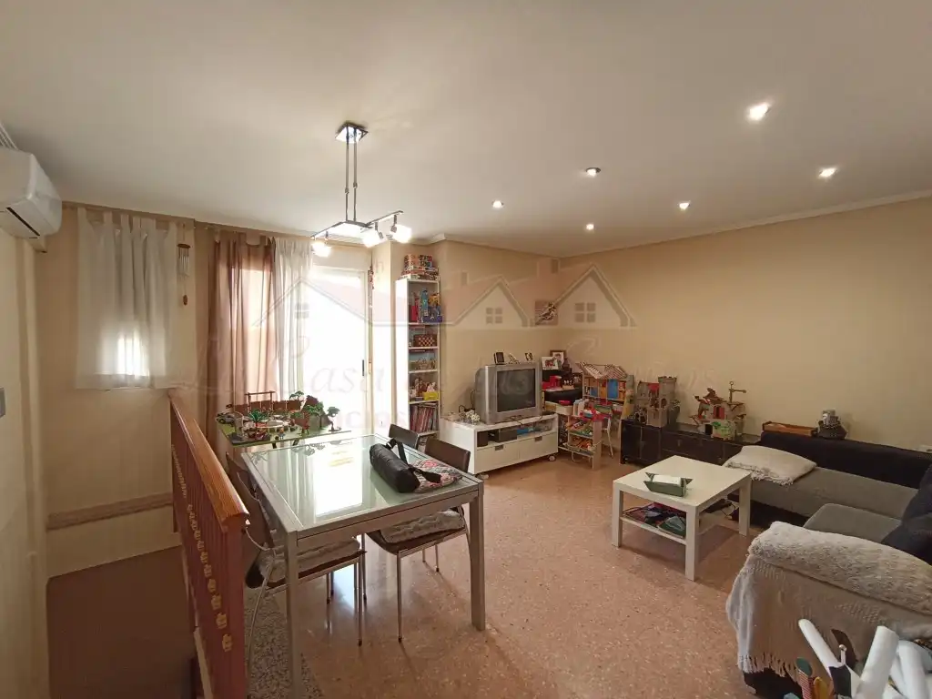 Wohnzimmer von Maisonette zum Verkauf in Elda