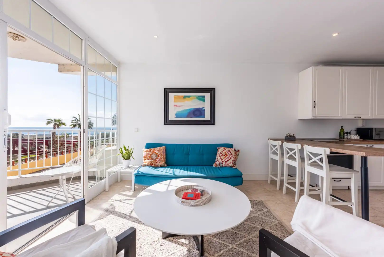 Sala d'estar de Apartament en venda en Marbella amb Aire condicionat, Terrassa i Moblat