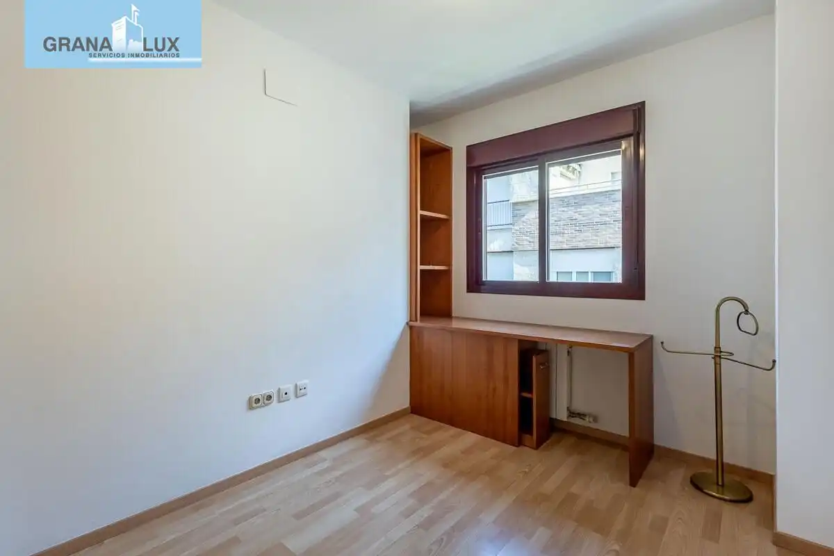 Habitación de Dúplex en venta en Granada con Aire acondicionado, Calefacción y Terraza