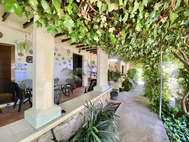 Casa amb piscina en venda a calle de les Vinyes