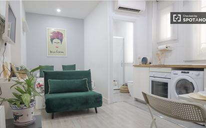 Bedroom of Flat to rent in  Madrid Capital  with Air Conditioner and Balcony