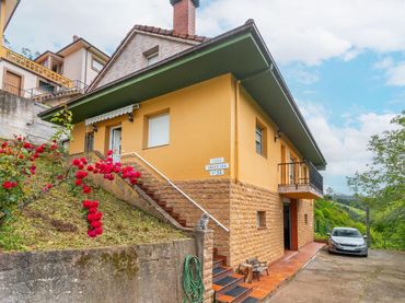 Casa con jardín en venta en RIOCASTIELLO 28