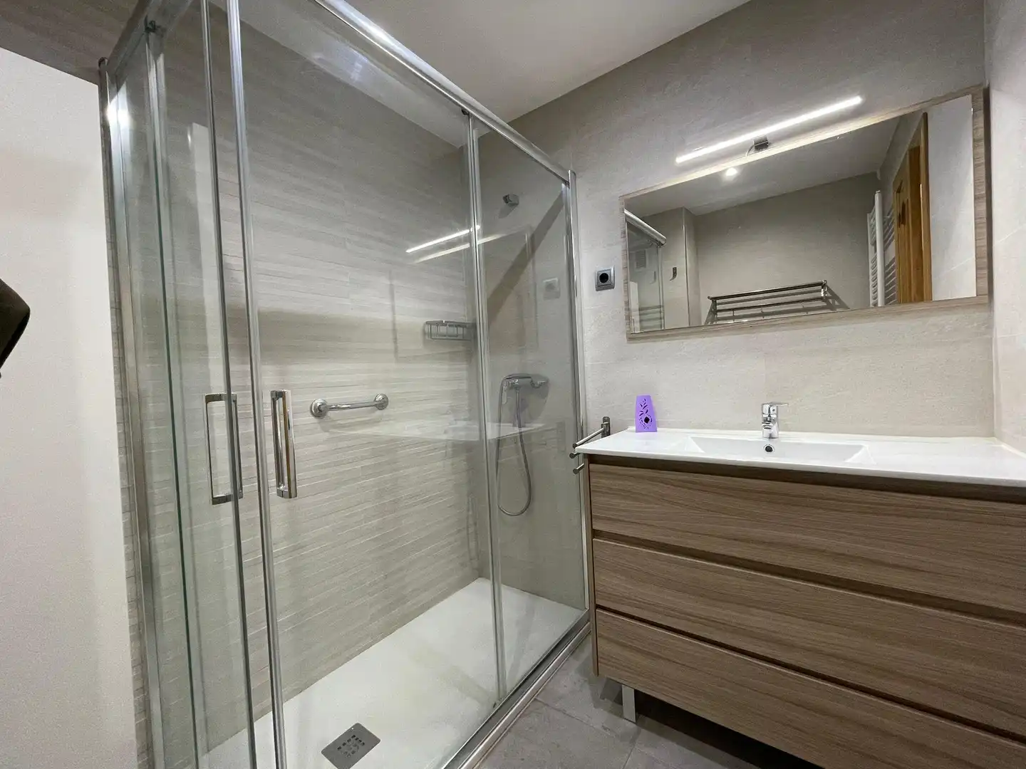 Bathroom of Flat for sale in Molins de Rei  with Air Conditioner and Heating