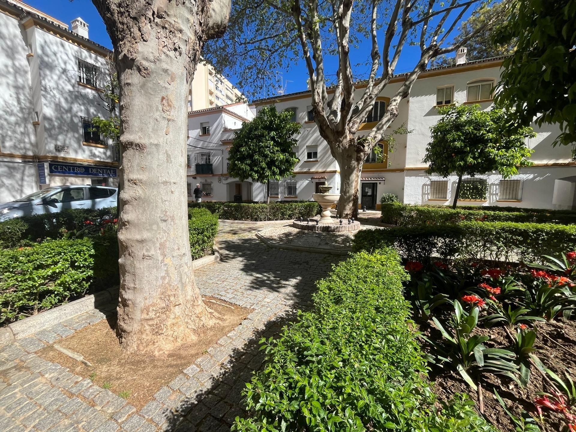 Vista exterior de Apartament en venda en Marbella amb Calefacció, Terrassa i Balcó