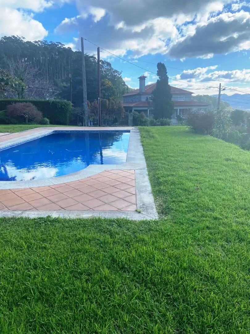 Piscina de Casa o xalet de lloguer en Cangas  amb Calefacció, Jardí privat i Terrassa