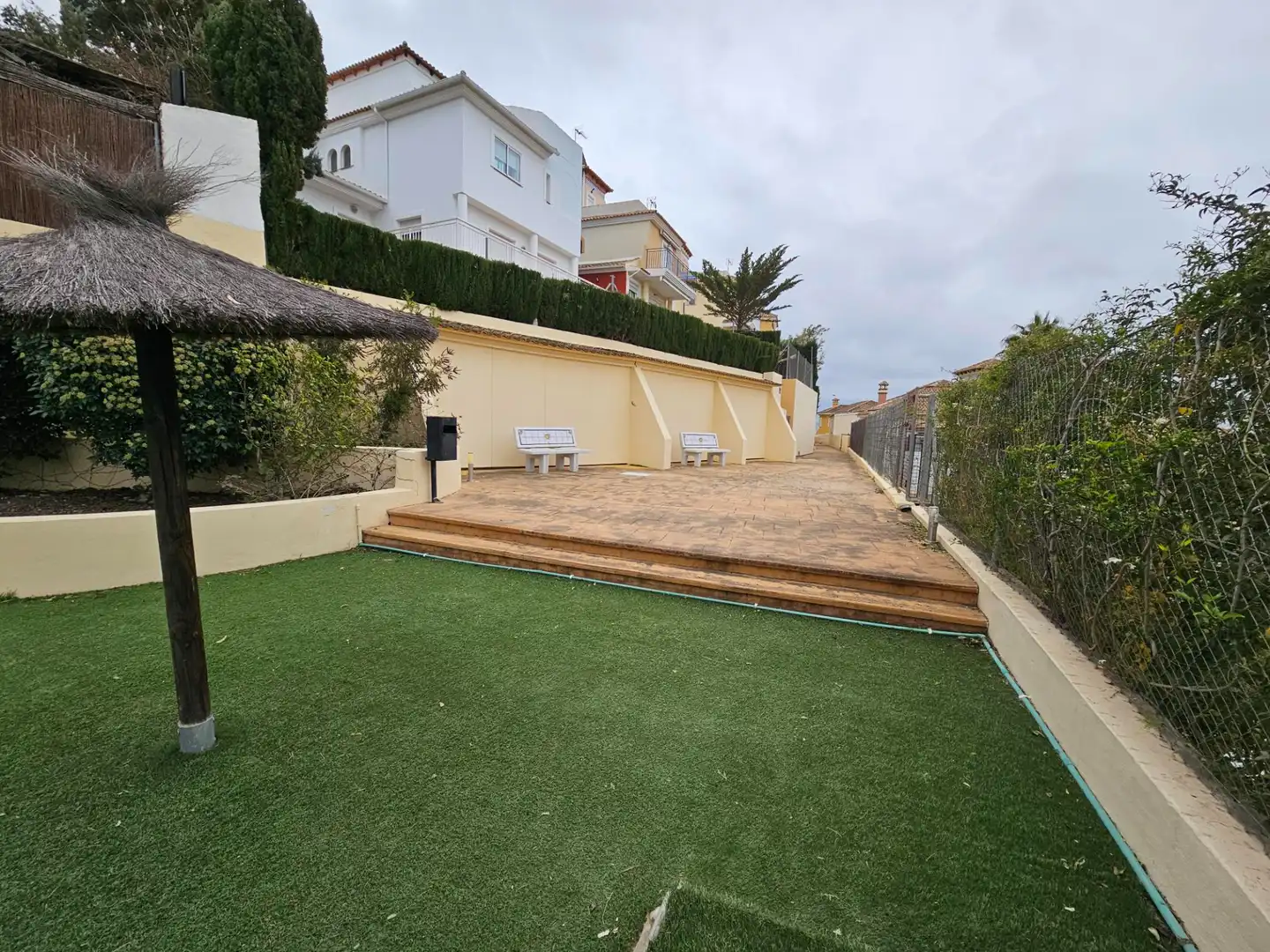 Terrasse von Einfamilien-Reihenhaus zum Verkauf in Molina de Segura mit Klimaanlage, Heizung und Privatgarten