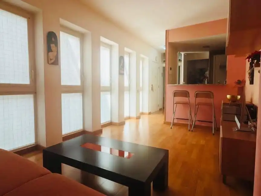 Flat with lift for sale in flassaders 21