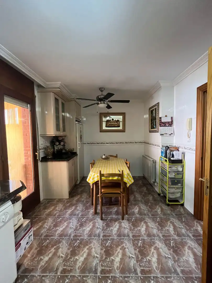 Cuina de Casa adosada en venda en Torrefarrera amb Aire condicionat, Calefacció i Jardí privat