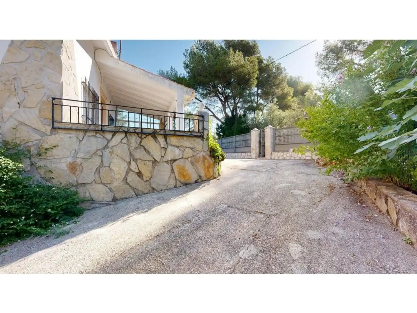 Vista exterior de Casa o chalet en venta en Tavernes de la Valldigna con Aire acondicionado, Jardín privado y Terraza