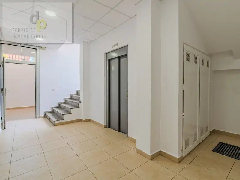 Local comercial en venta en Calle Patricio Zammit 42, imagen 4