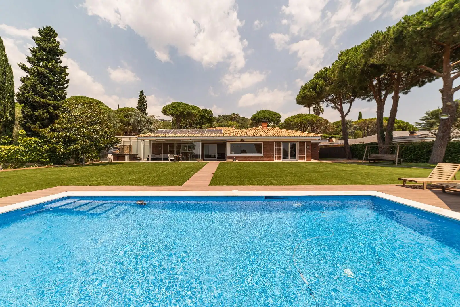 Piscina de Casa o chalet en venta en Sant Vicenç de Montalt con Aire acondicionado, Calefacción y Jardín privado