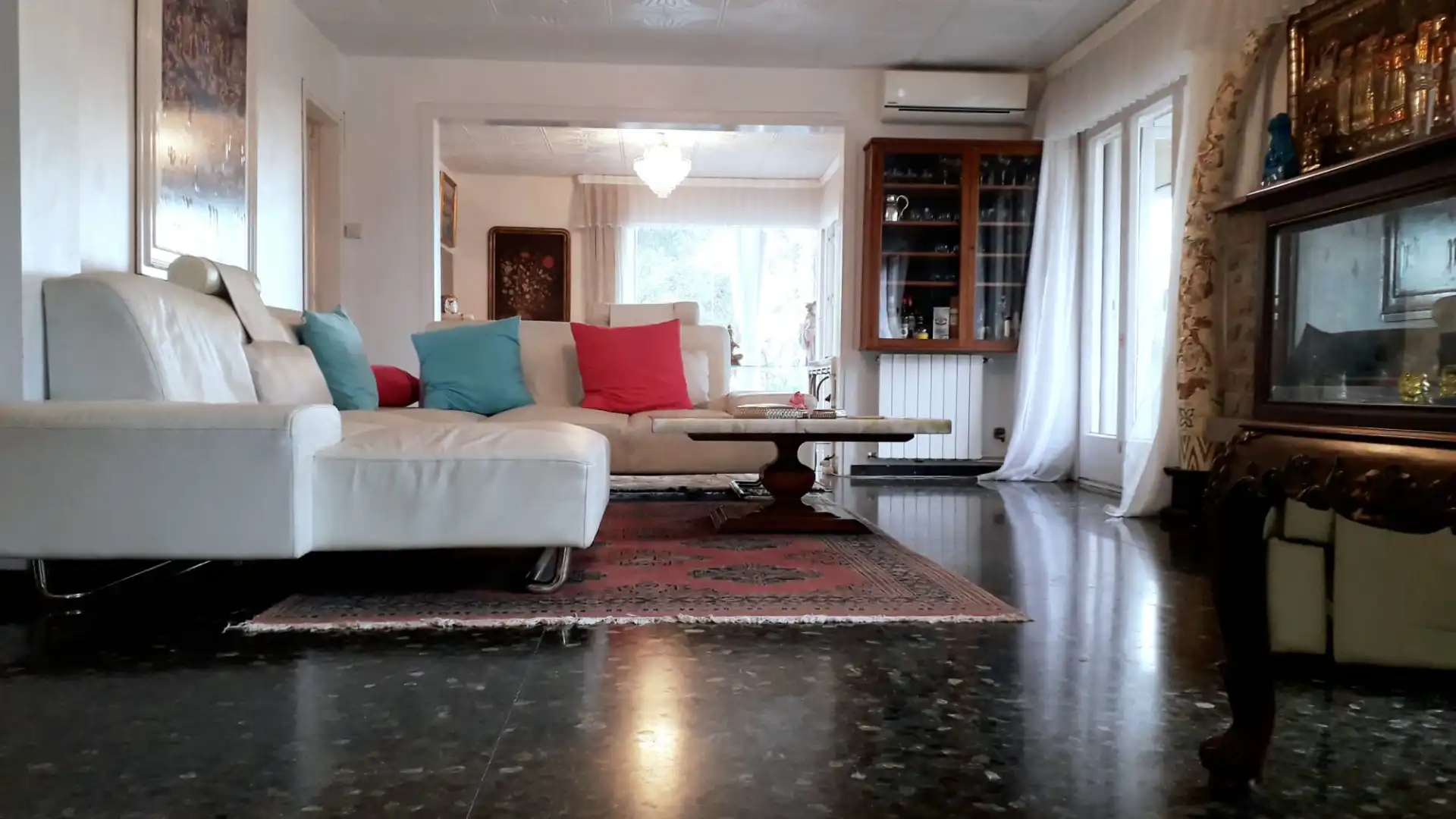 Sala d'estar de Casa o xalet en venda en Castelldefels amb Aire condicionat, Calefacció i Jardí privat