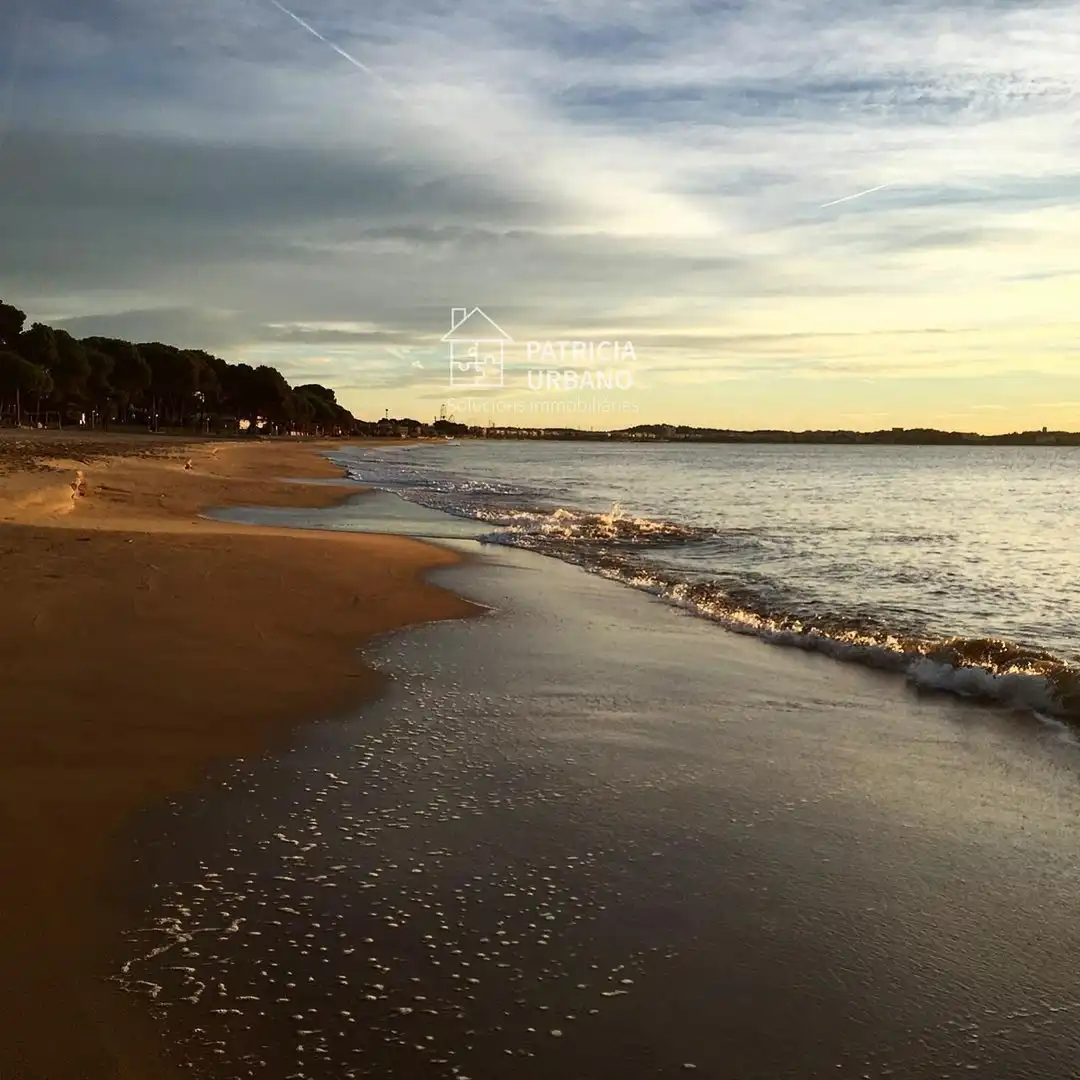 Außenansicht von Wohnungen zur Miete in Cambrils mit Klimaanlage, Heizung und Terrasse