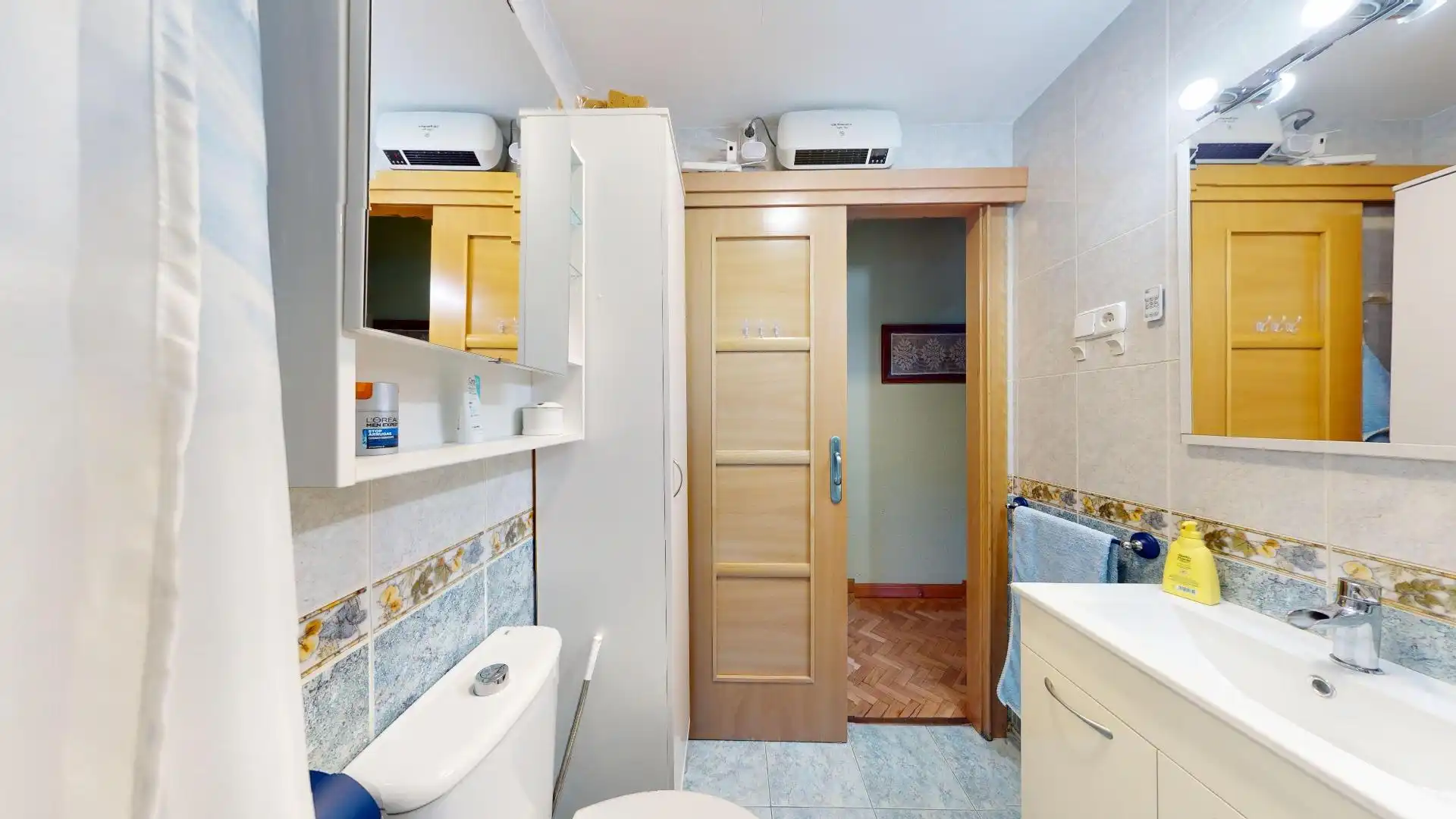 Bathroom of Flat for sale in Leganés  with Air Conditioner, Heating and Terrace