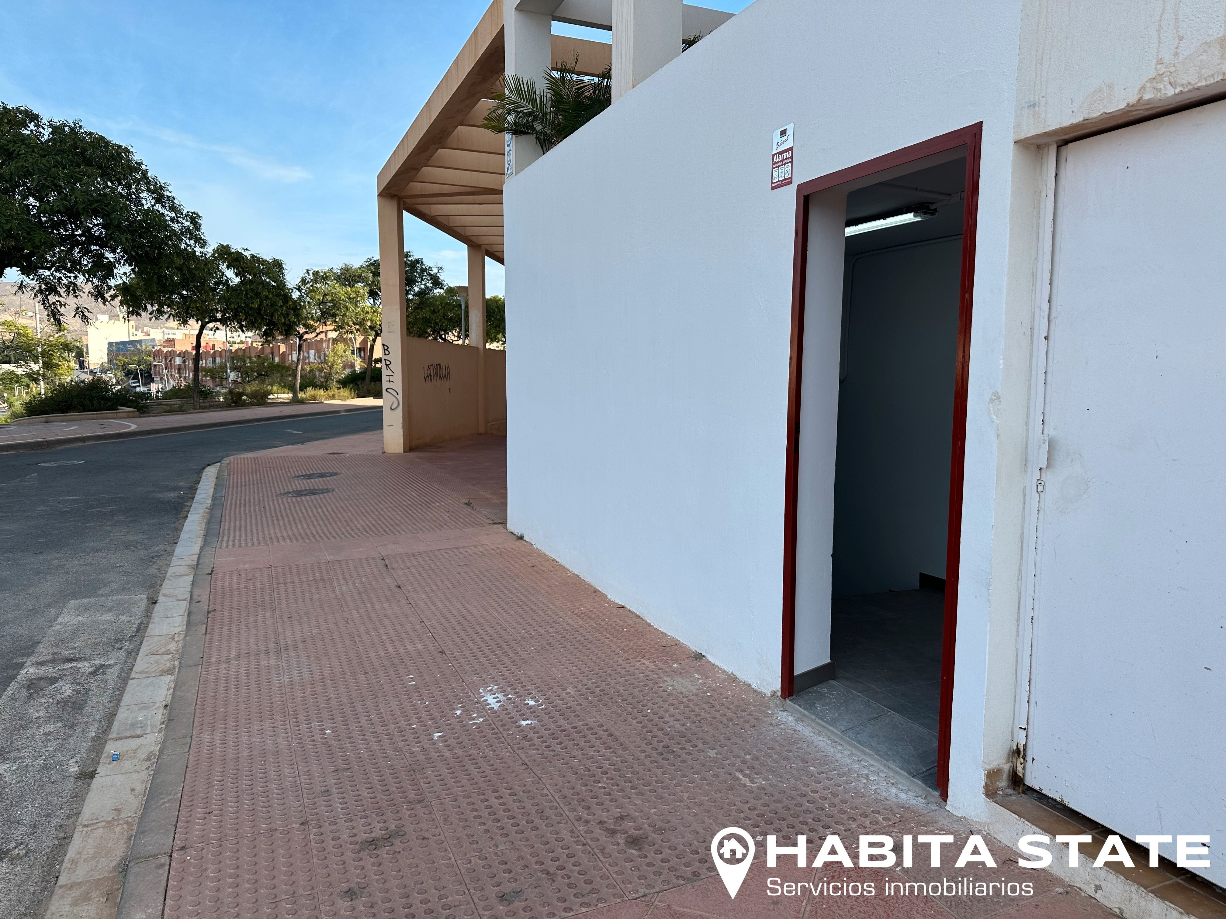 Aparcament de Traster en venda en  Almería Capital