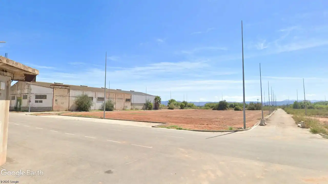 Terreno residencial en venta en Avenida de la Diputación 32