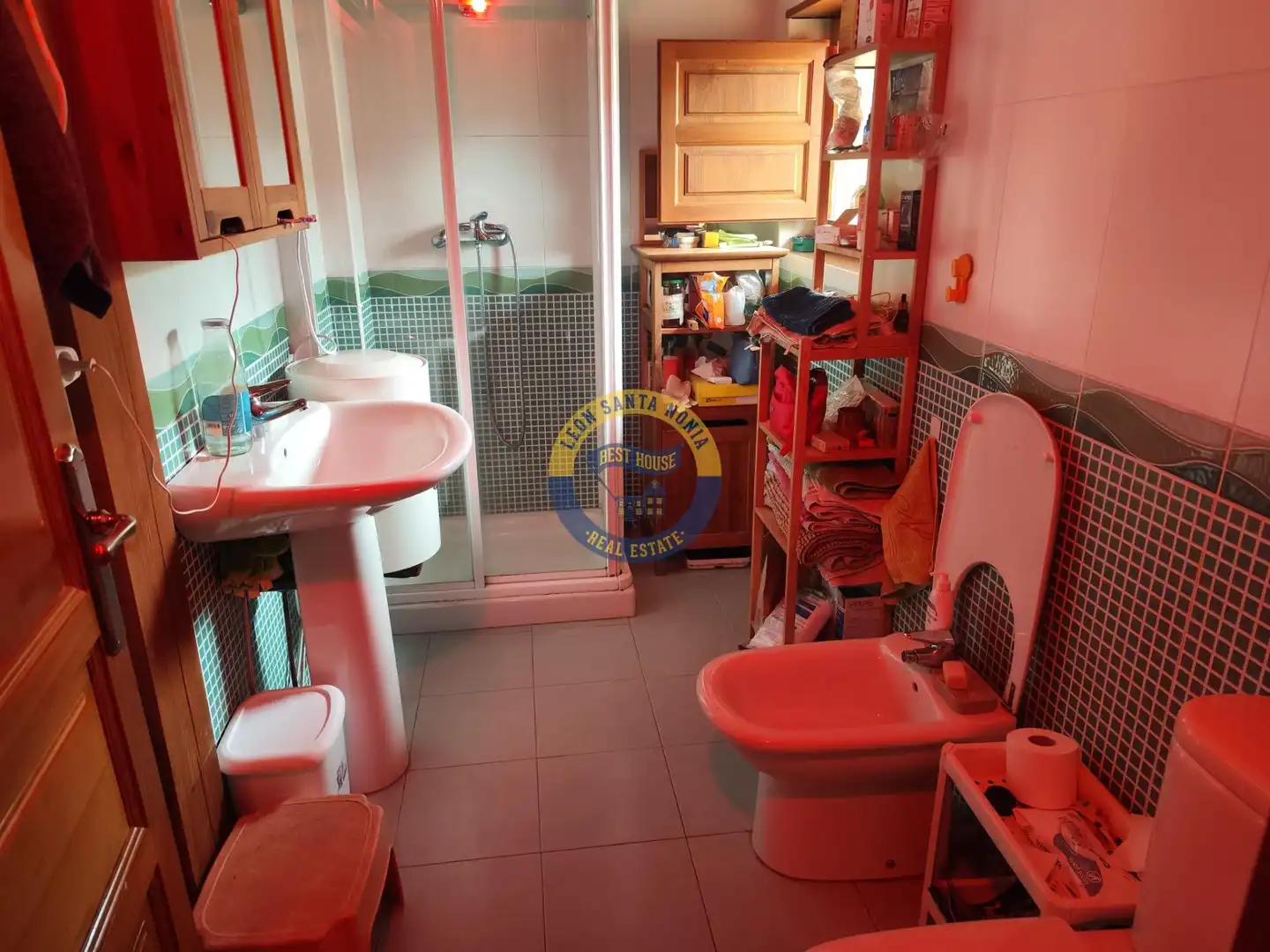 Bathroom of Houses for sale in Villaquilambre  with Heating, Private garden and Terrace