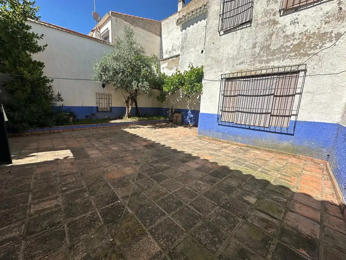 Exterior view of Houses for sale in Argamasilla de Alba  with Balcony