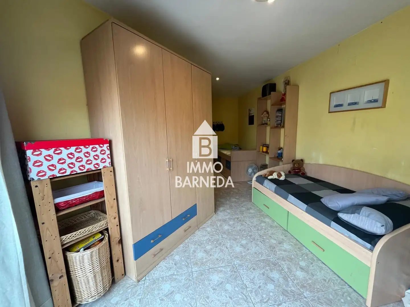 Flat for sale in Roses  with Air Conditioner, Heating and Furnished