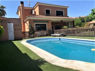 Villa avec piscine à vendre à Baeza