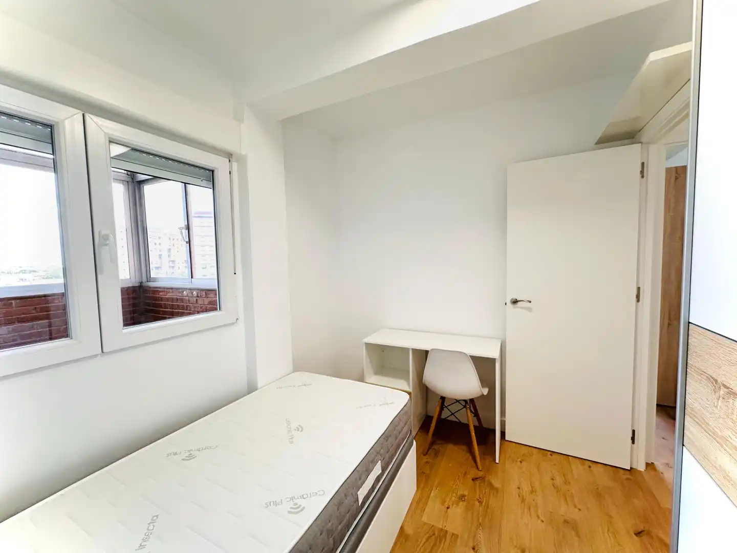 Room in Calle FRAY JUAN SANCHEZ COTAN, Cartuja
