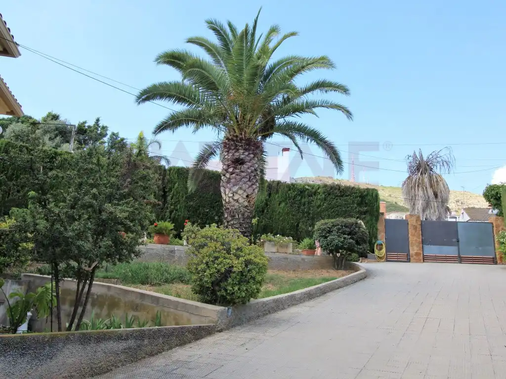 Jardín de Casa o chalet en venta en Chiva con Aire acondicionado, Calefacción y Amueblado