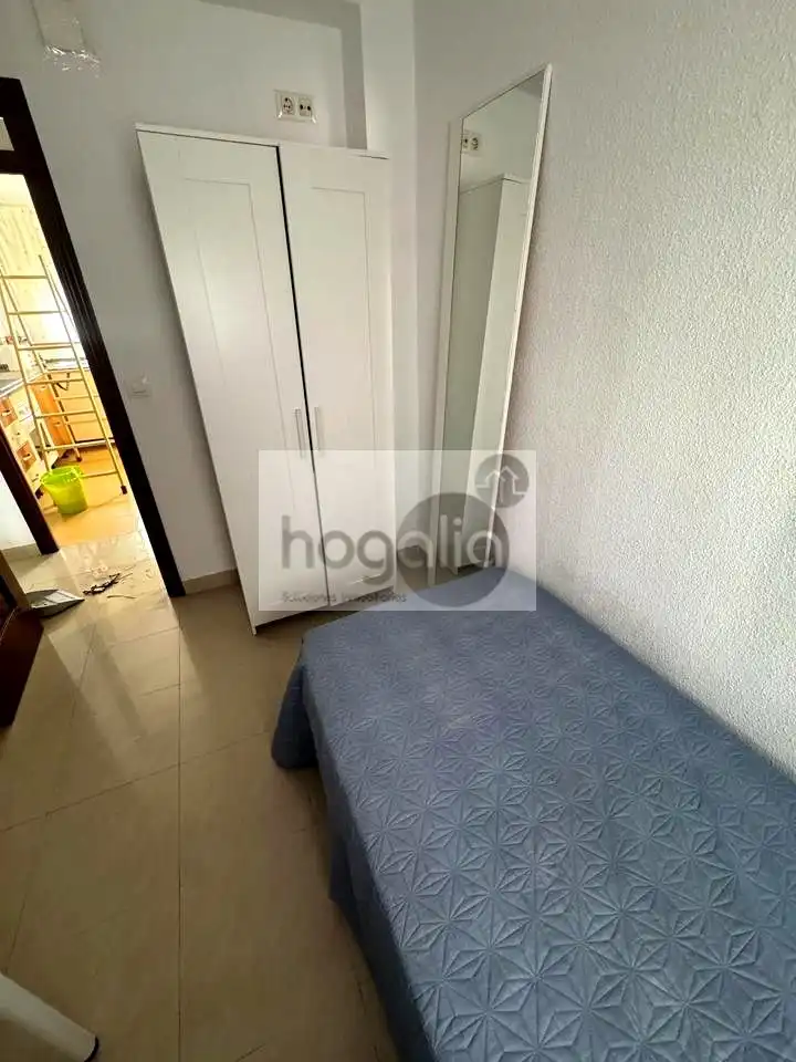 Habitación de Piso de alquiler en Sevilla con Aire acondicionado y Amueblado